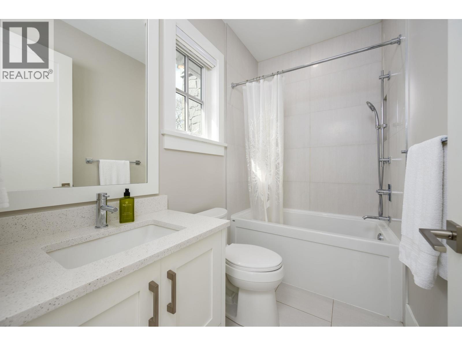 4297 W 11TH AVENUE, Vancouver