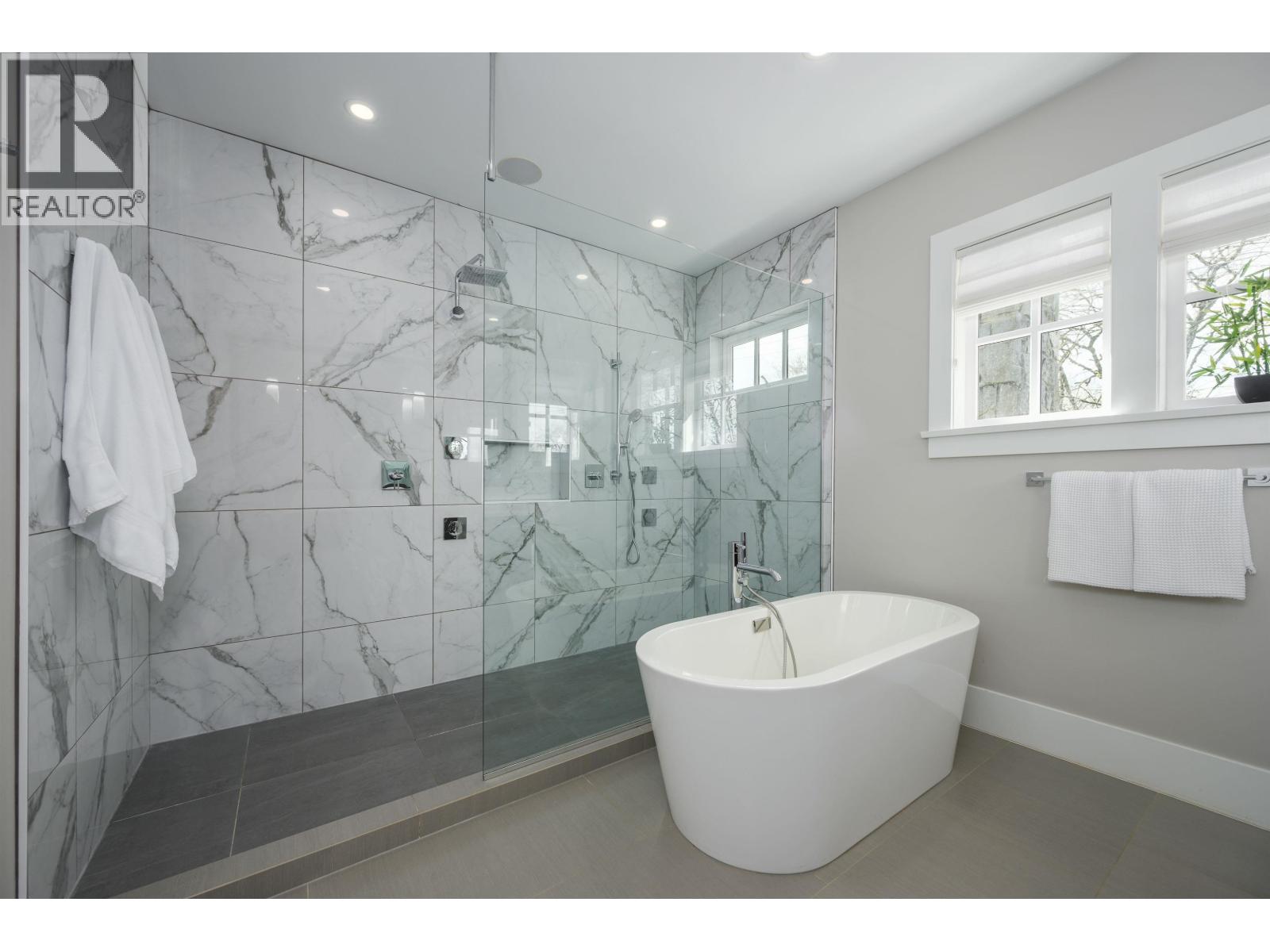 4297 W 11TH AVENUE, Vancouver