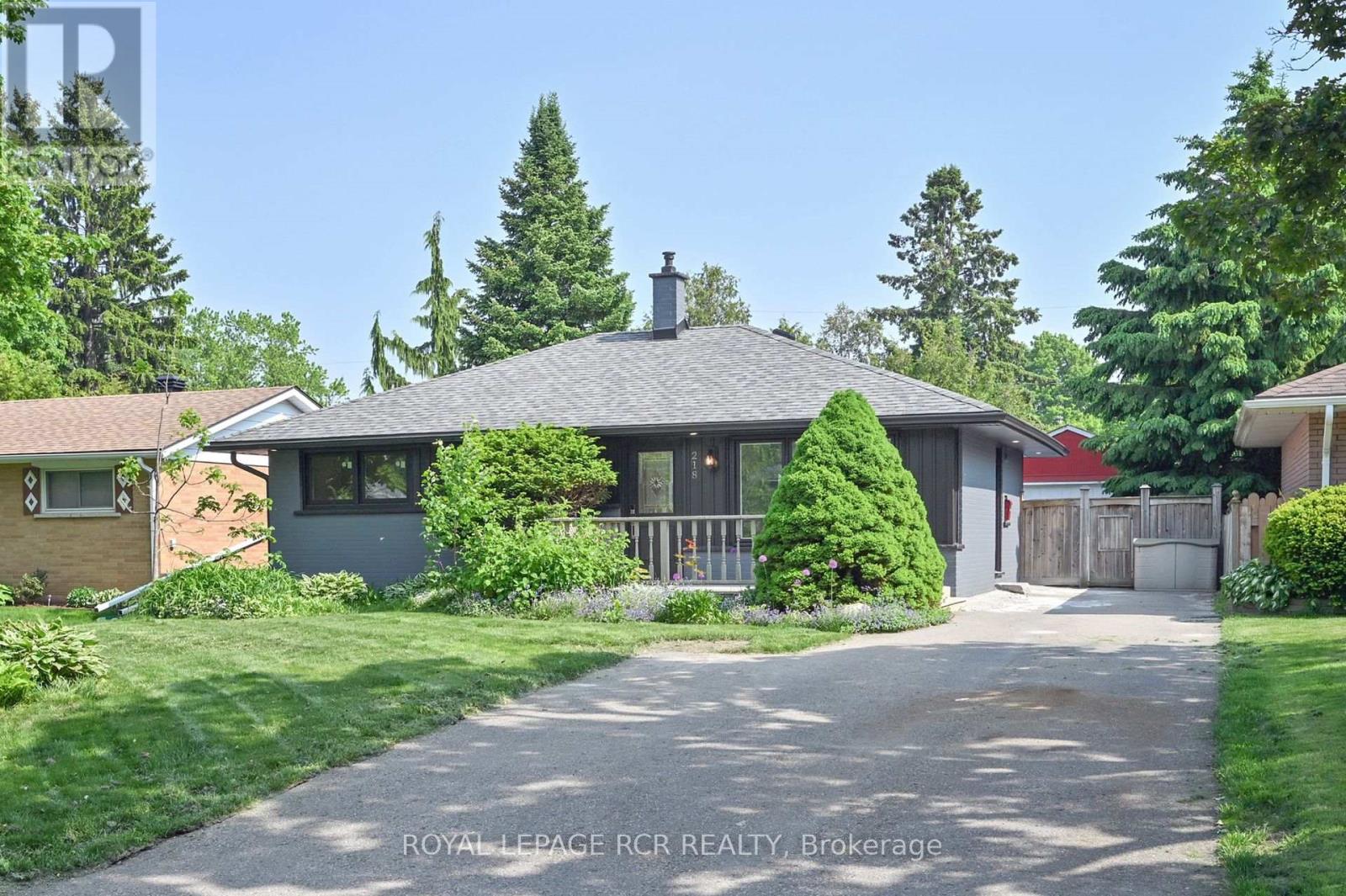 218 ELIZABETH STREET - 1