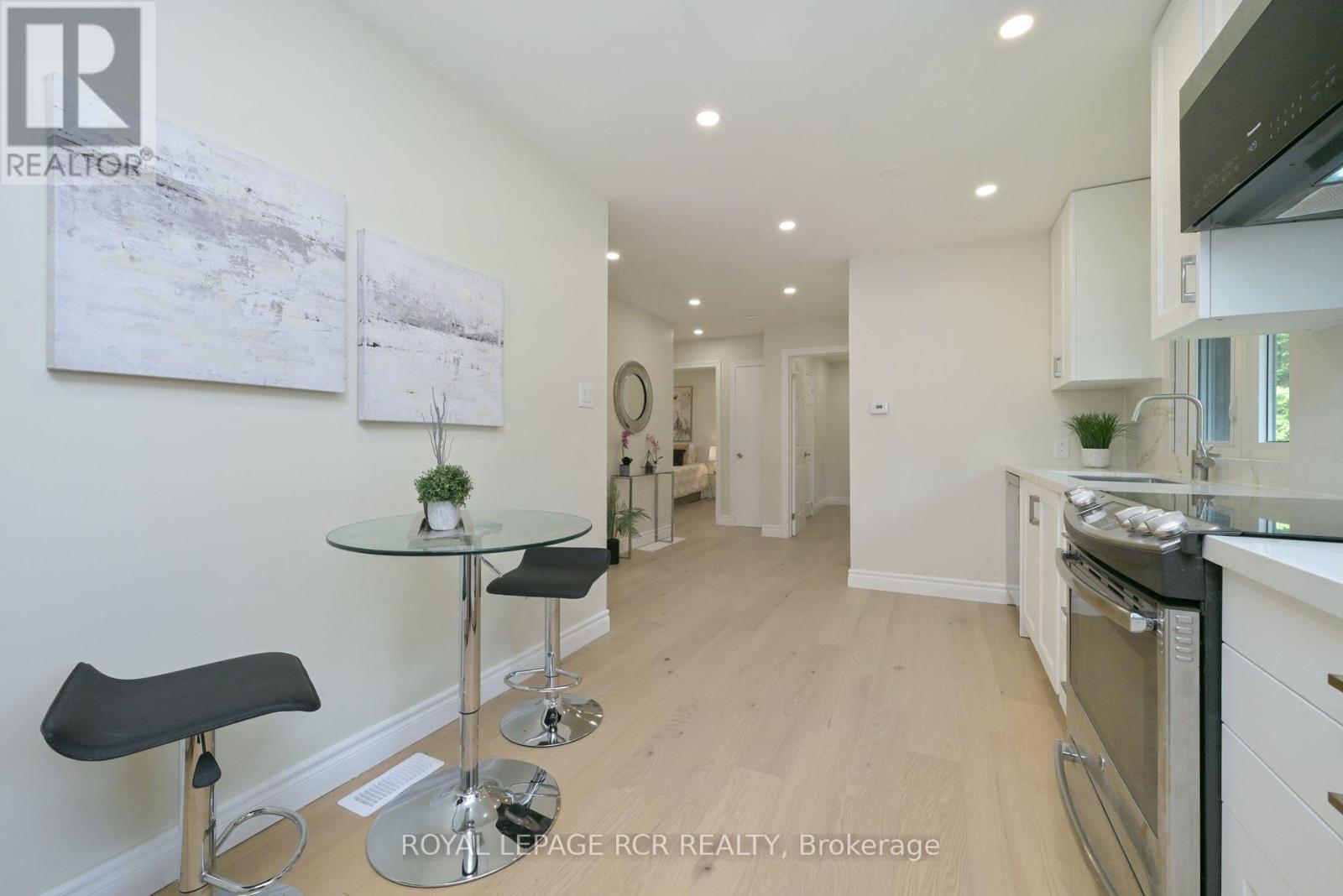 218 ELIZABETH STREET - 11