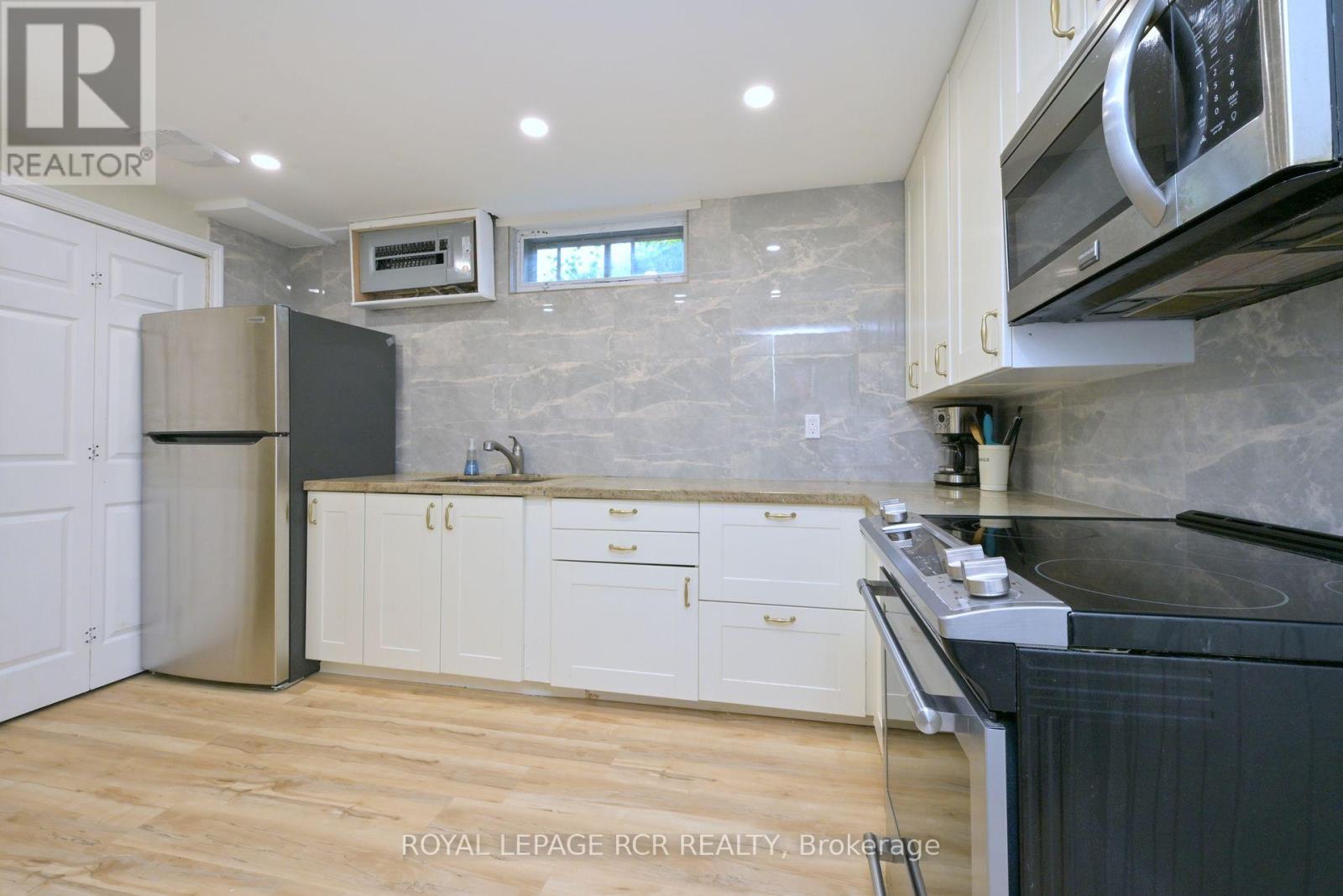 218 ELIZABETH STREET - 20
