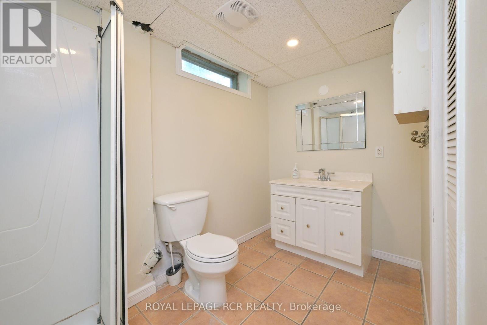218 ELIZABETH STREET - 24