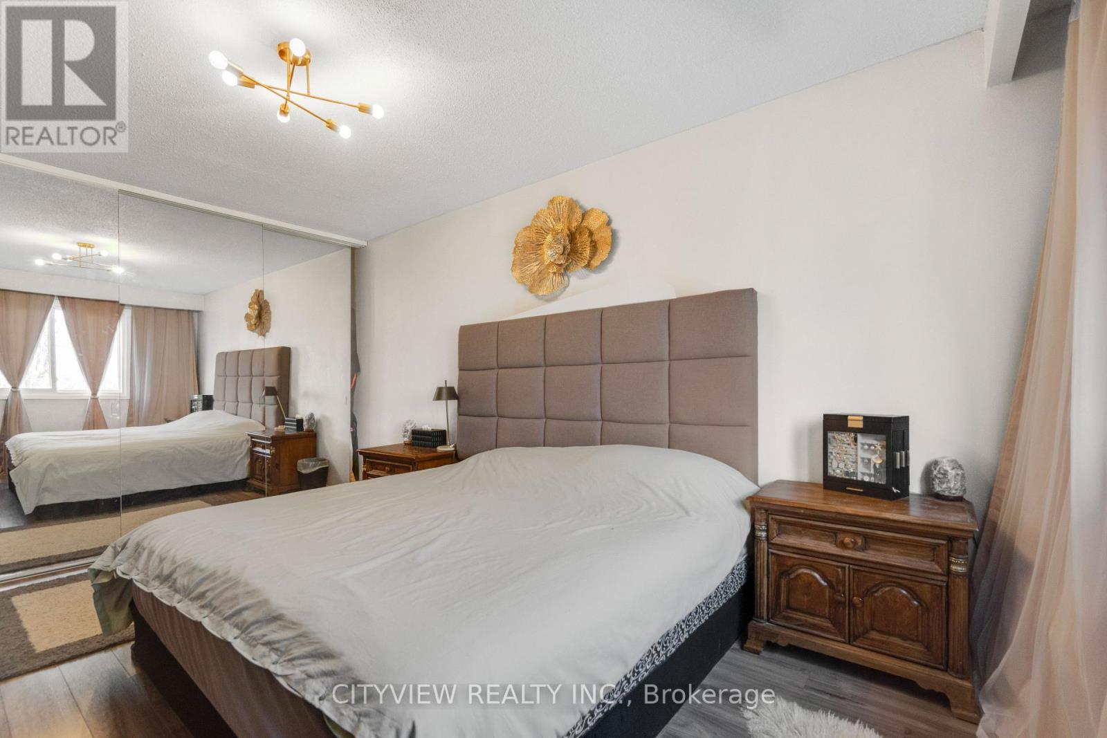 64 FOXACRE ROW - 21