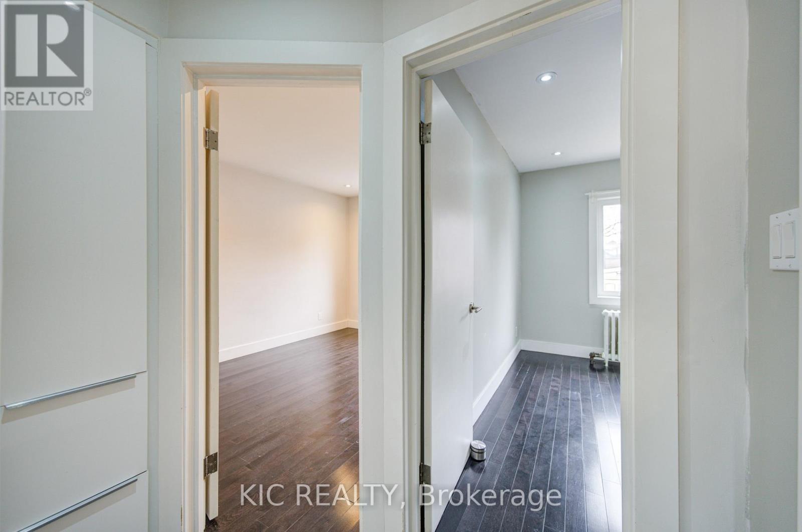 35 MONTCALM AVENUE - 12