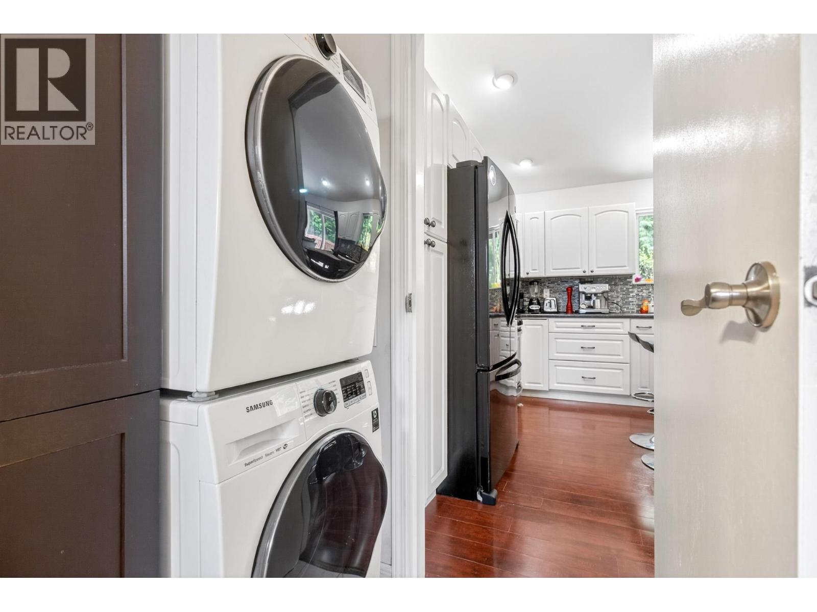 2176 LAURIER AVENUE, Port Coquitlam