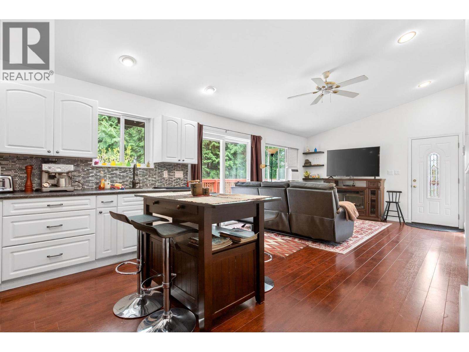 2176 LAURIER AVENUE, Port Coquitlam