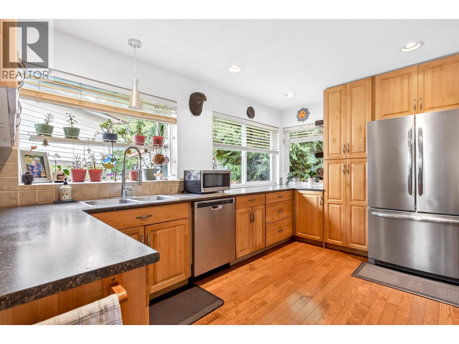 2176 LAURIER AVENUE, Port Coquitlam