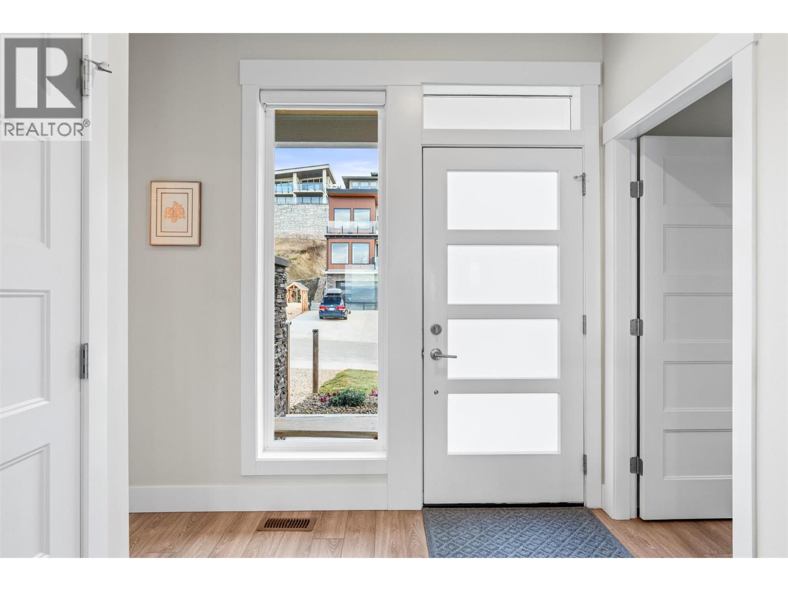 1021 17 Avenue SE - 8