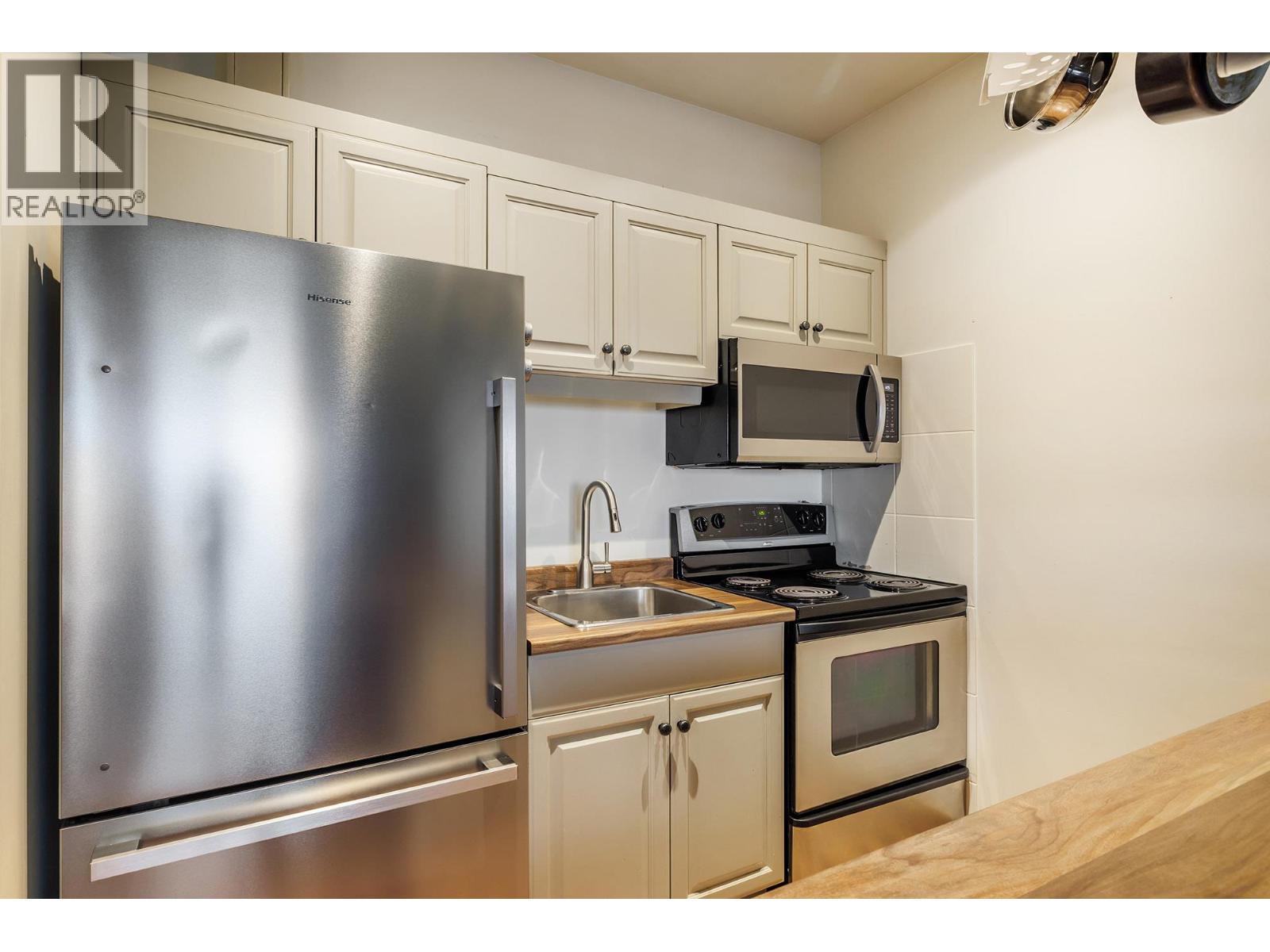 5020 Snowbird Way Unit# 6, Big White