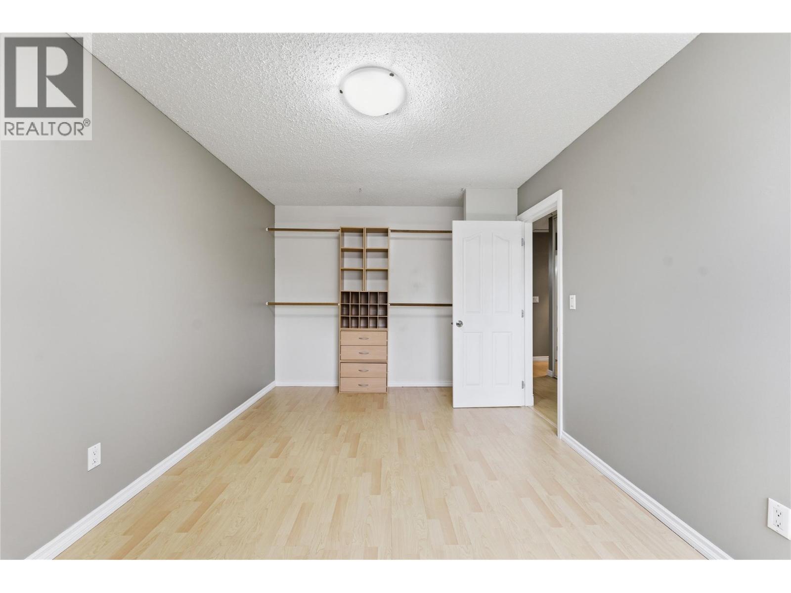 #205 2100 43 Avenue - 21
