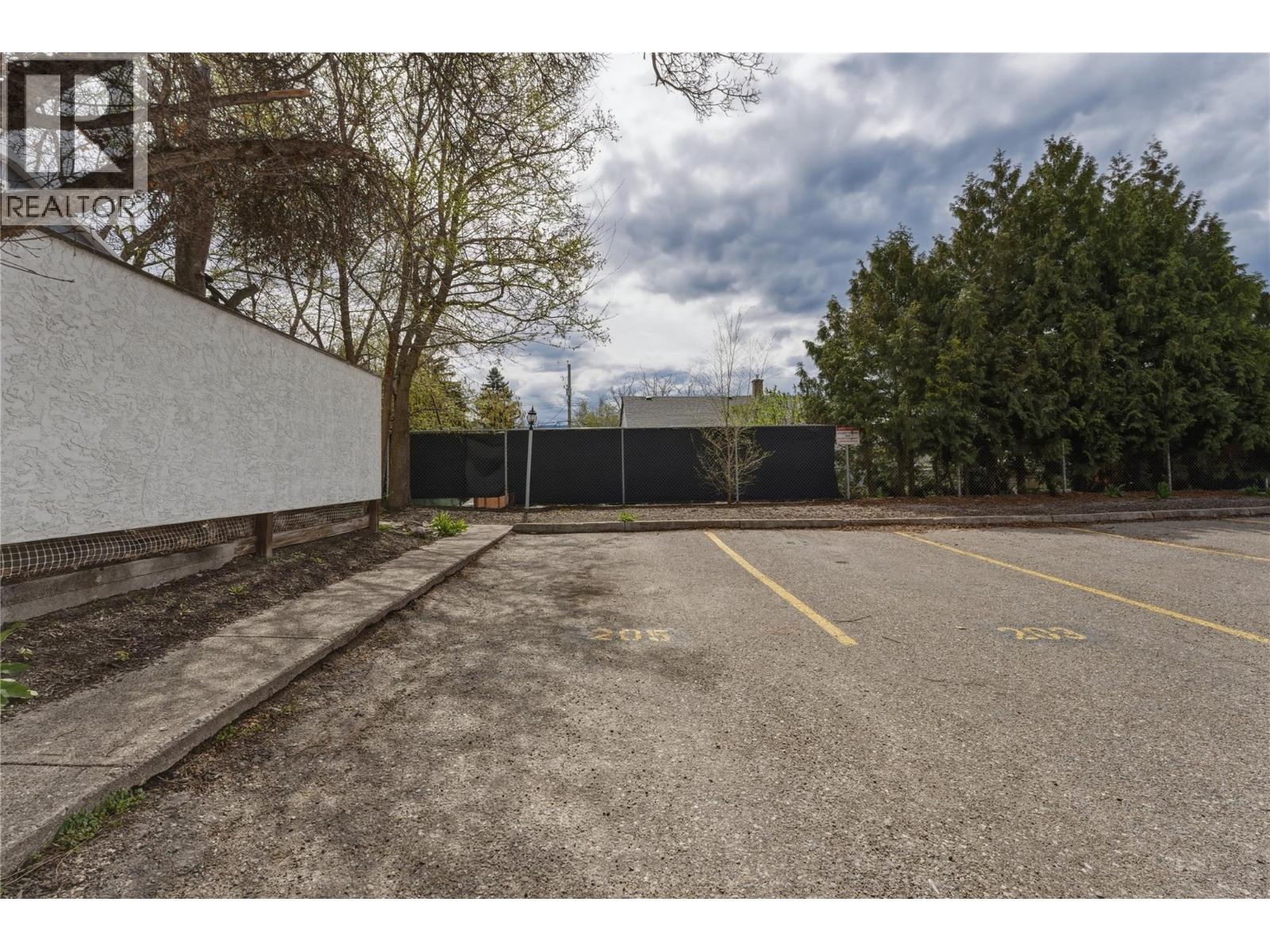 #205 2100 43 Avenue - 33