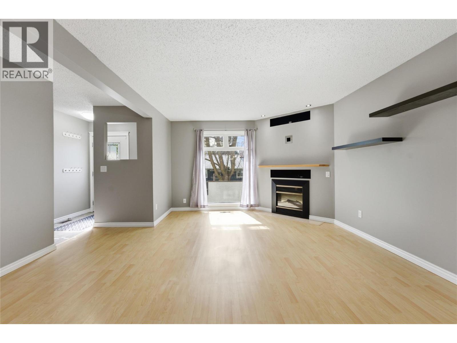 #205 2100 43 Avenue - 4