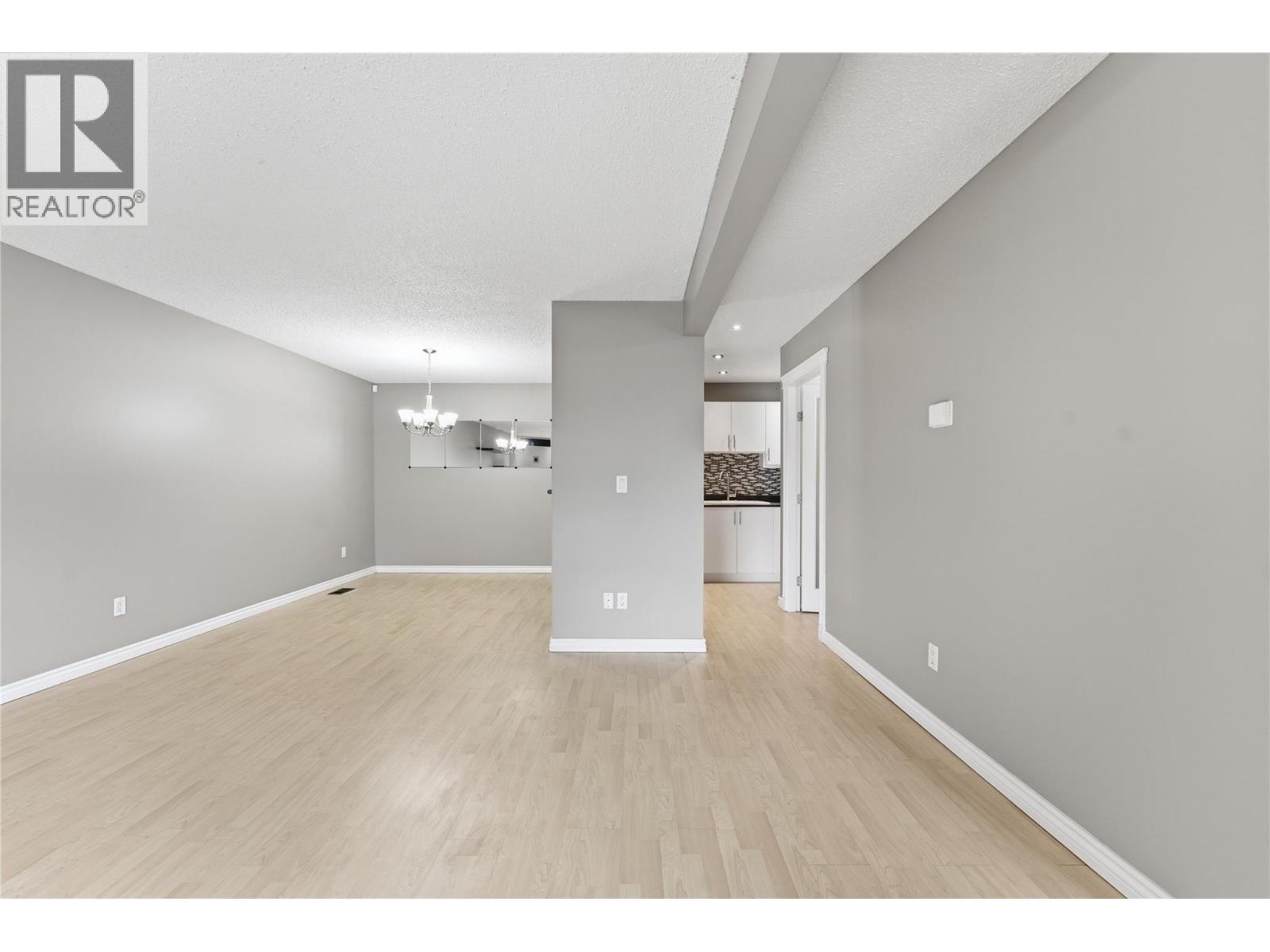 #205 2100 43 Avenue - 6