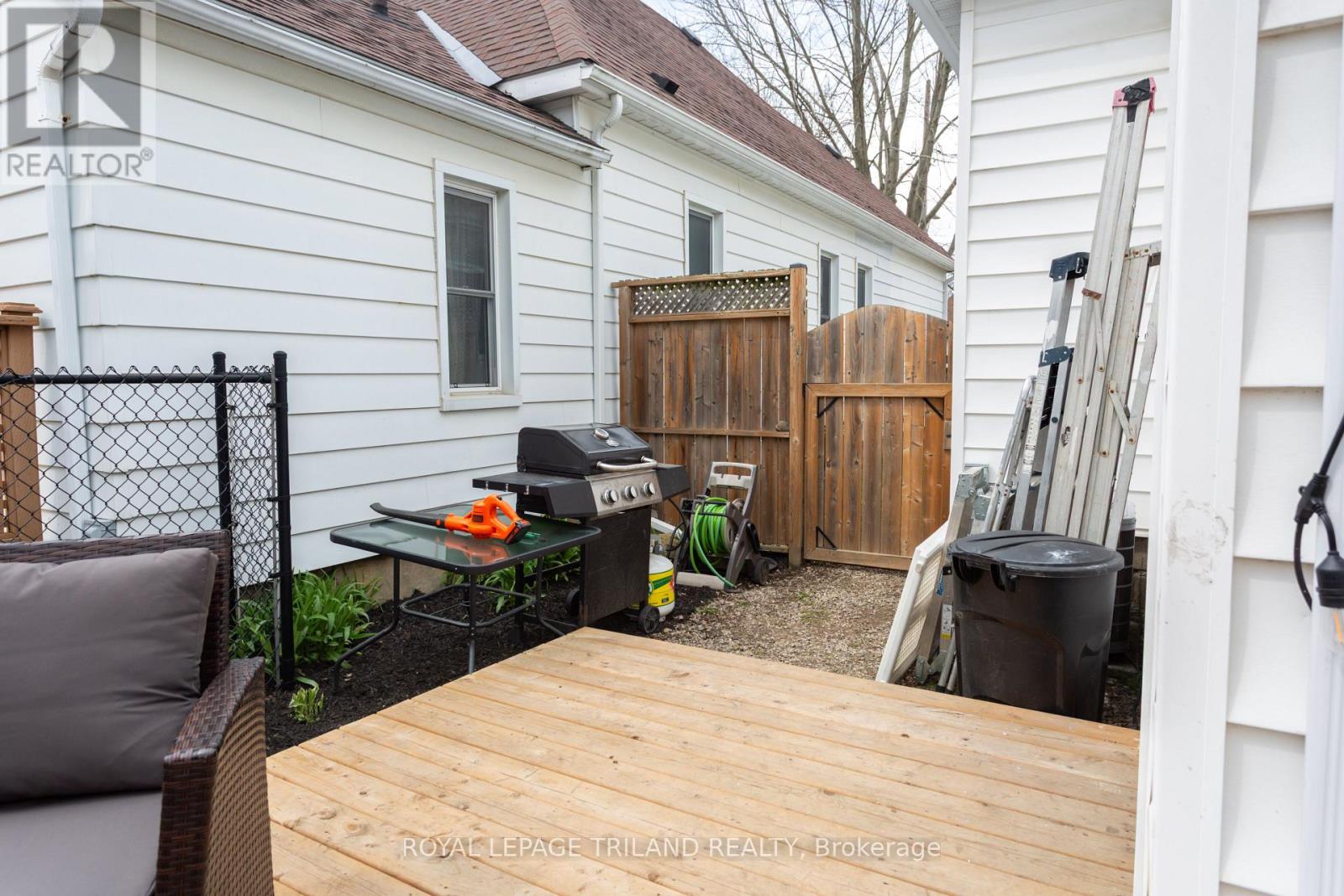 21 MAPLE STREET Property Photo