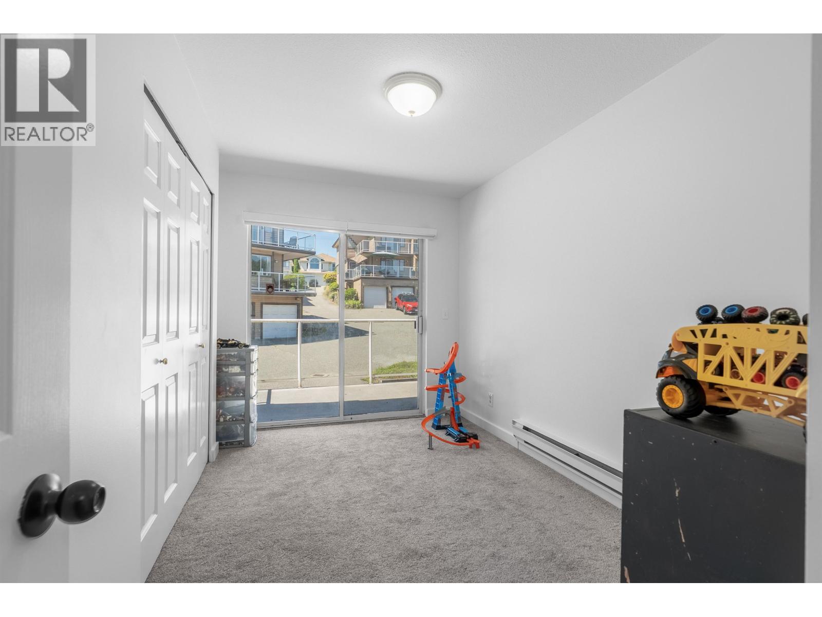 12 1872 HARBOUR STREET, Port Coquitlam