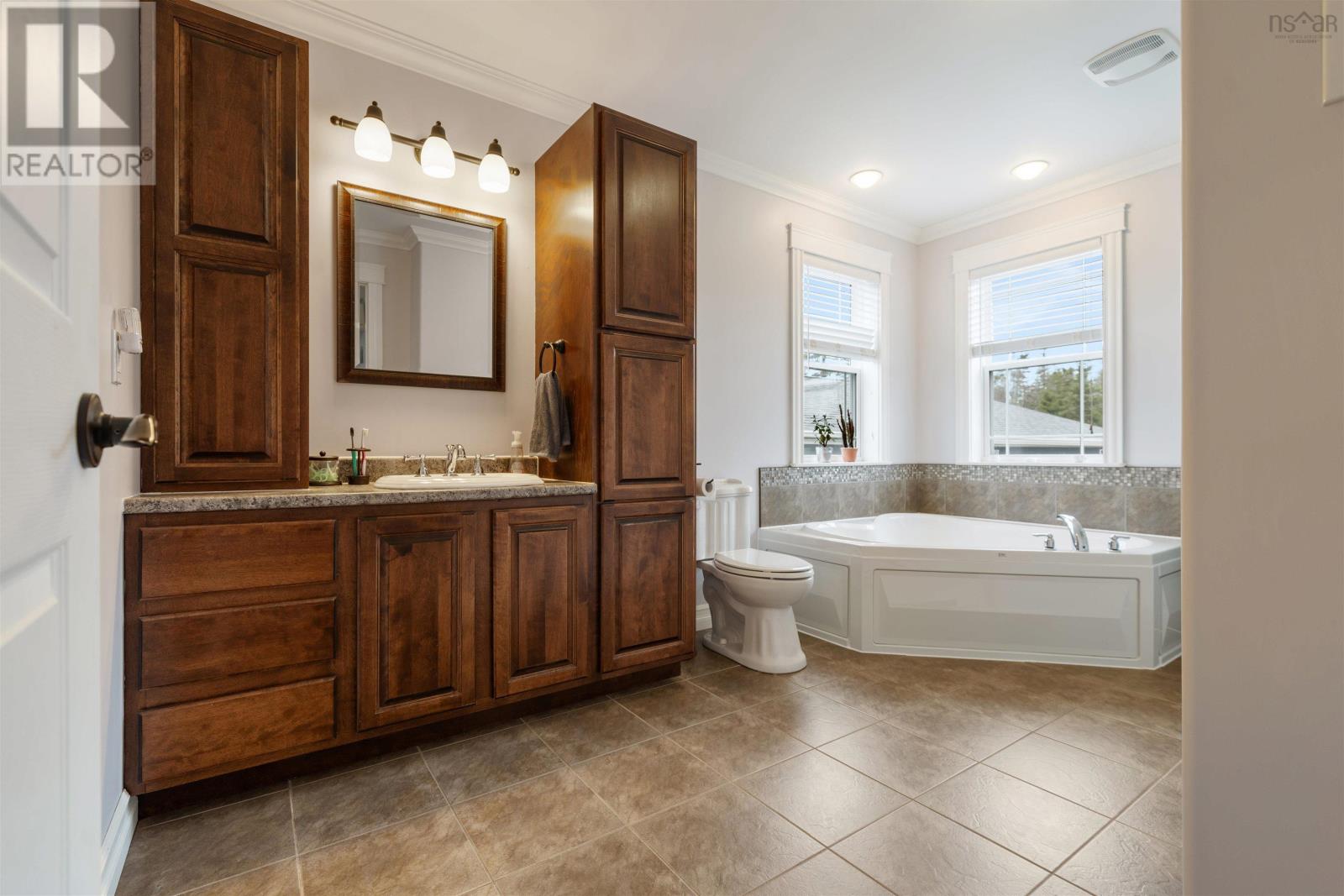 Property 11 of 45 of 15319 7 Highway