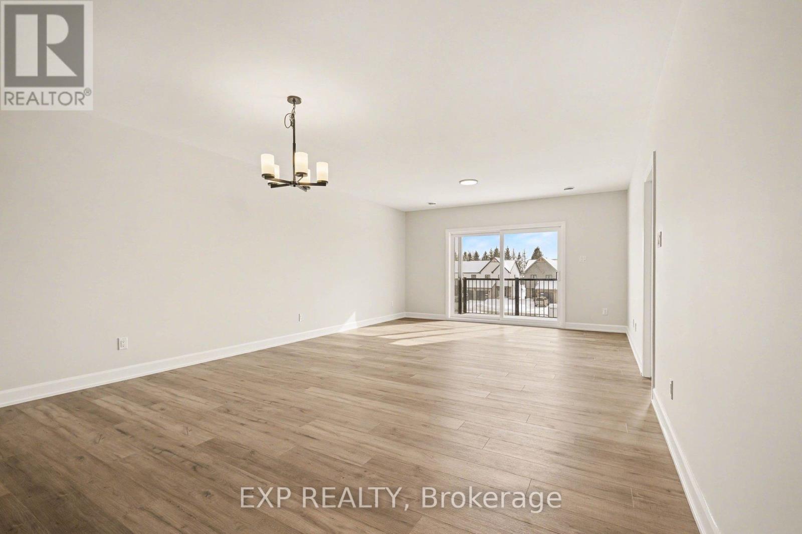 House for Rent in Ottawa – A – 444 FALCON LANE, Ottawa – By Peter Sagos - Image 4