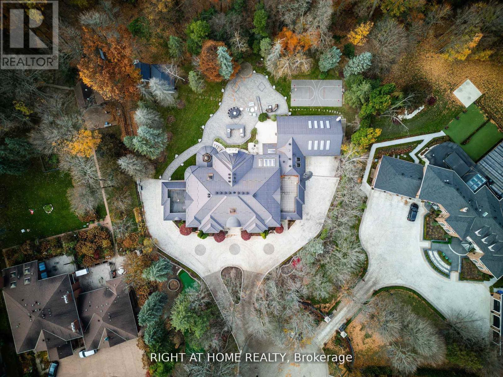 38 SUGARBUSH COURT