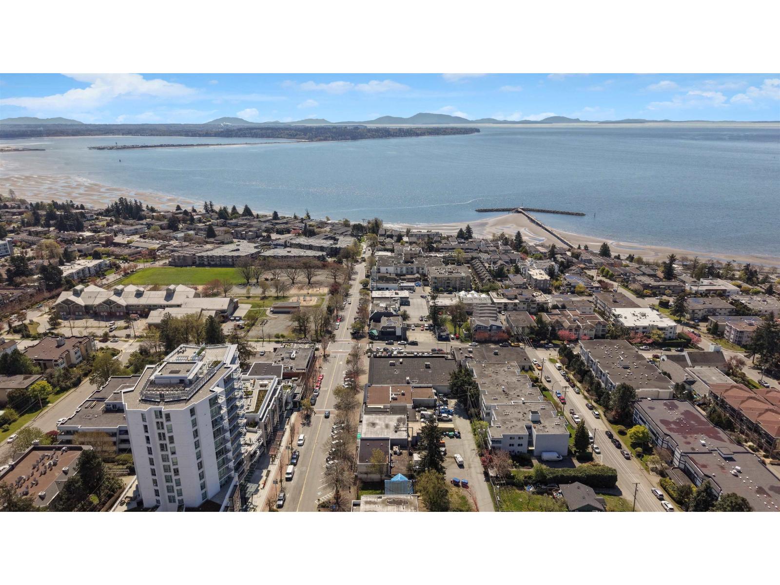 1333 JOHNSTON ROAD, White Rock