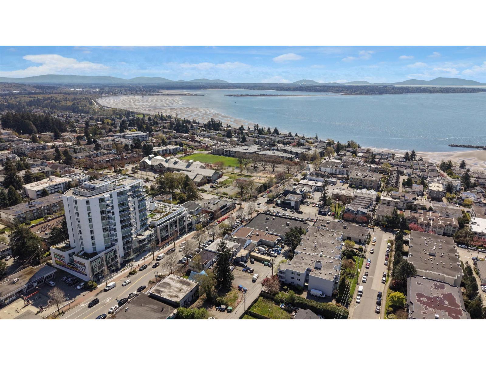 1333 JOHNSTON ROAD, White Rock