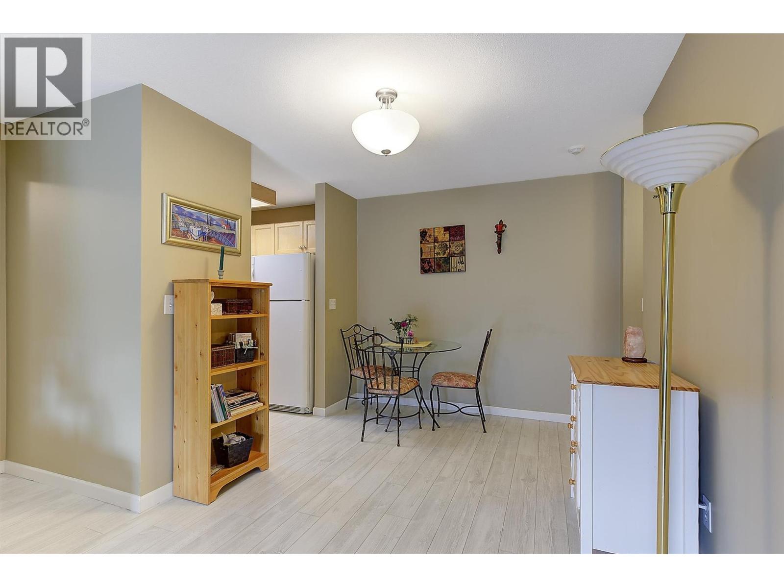 #212 3155 De Montreuil Court - 4