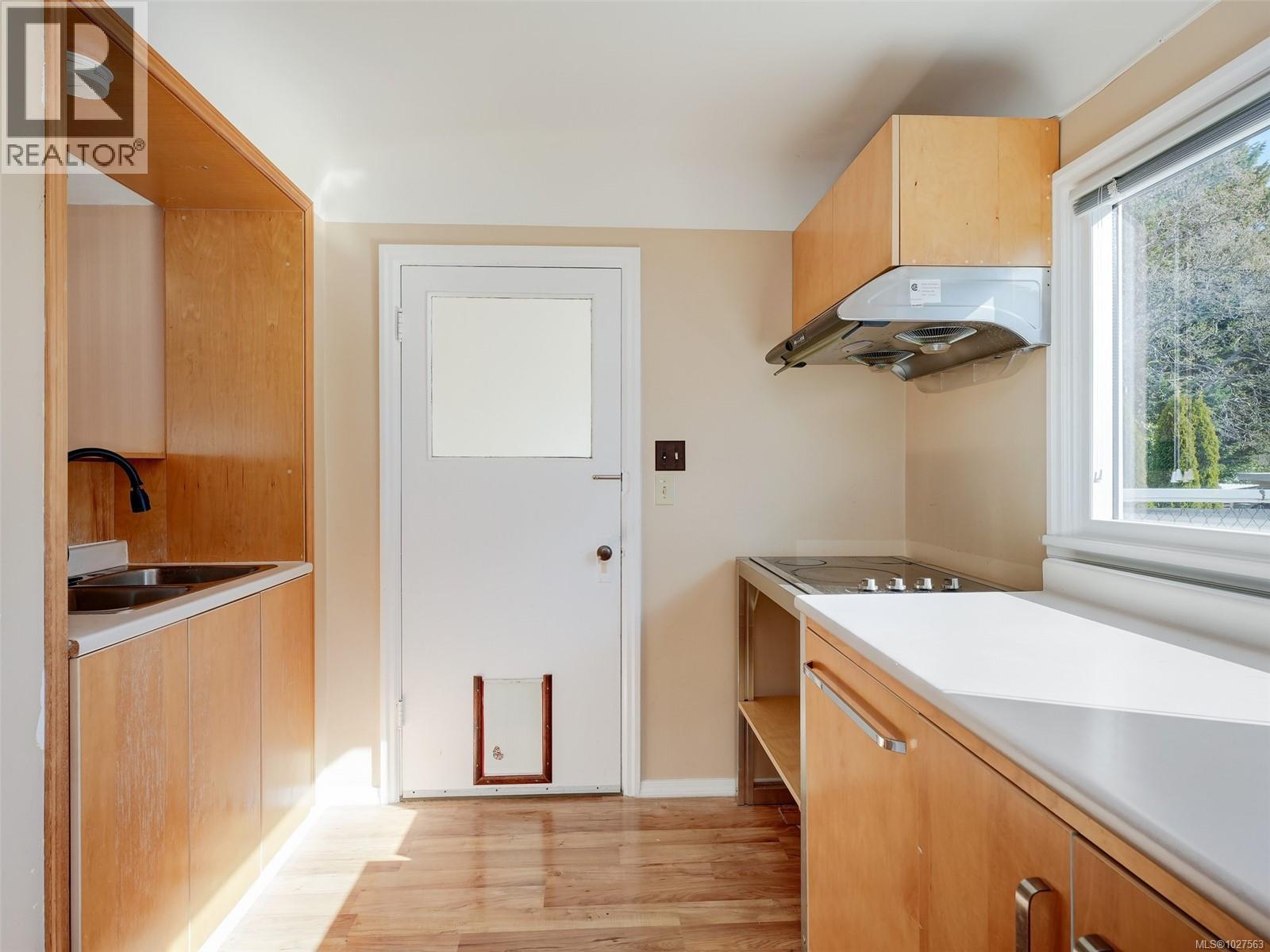 3551 DONCASTER DR - 12