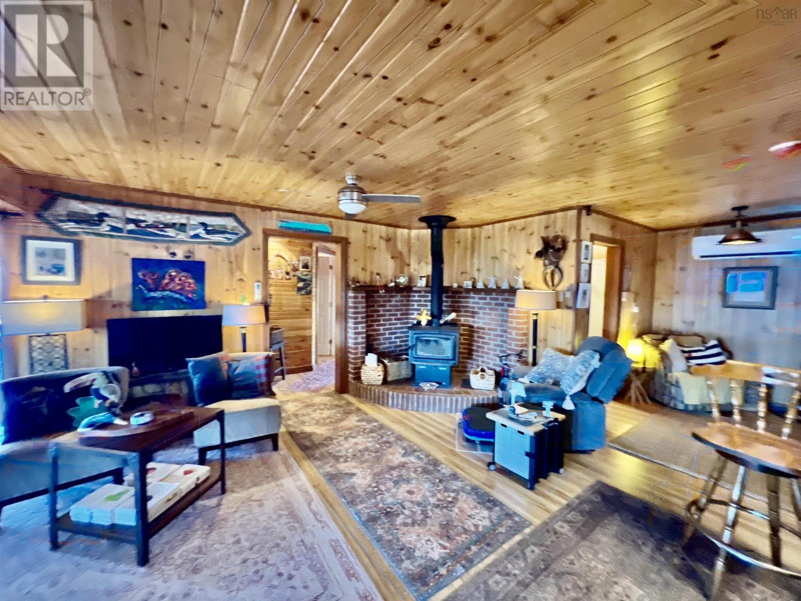 Property 22 of 43 of 7 Lances Lane