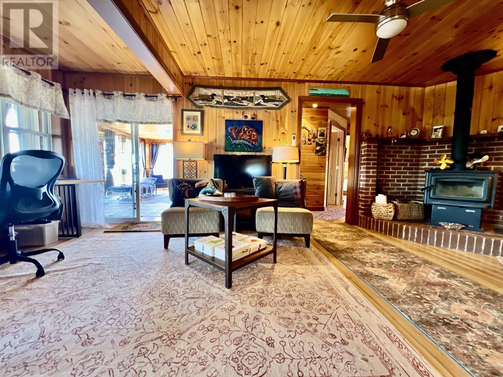 Property 23 of 43 of 7 Lances Lane