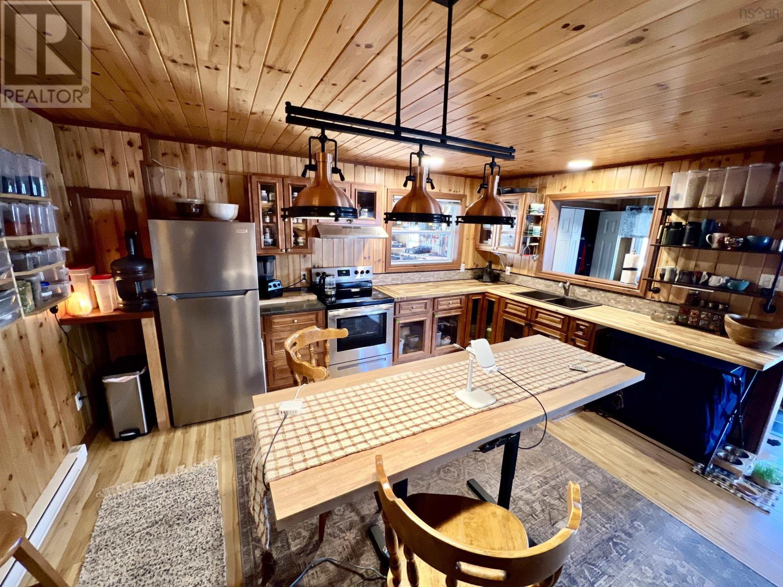 Property 32 of 43 of 7 Lances Lane