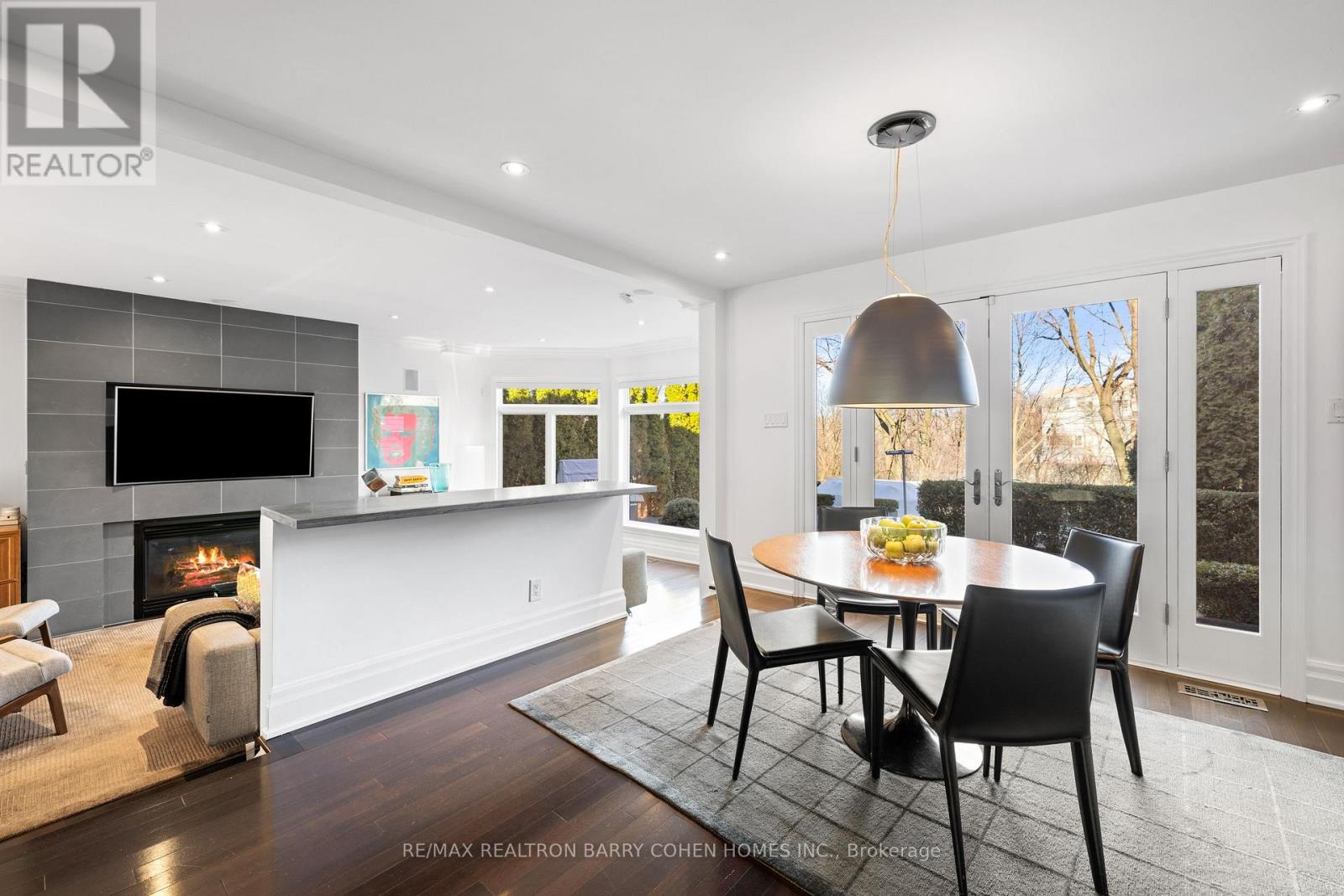 215 LONSMOUNT DRIVE - 12