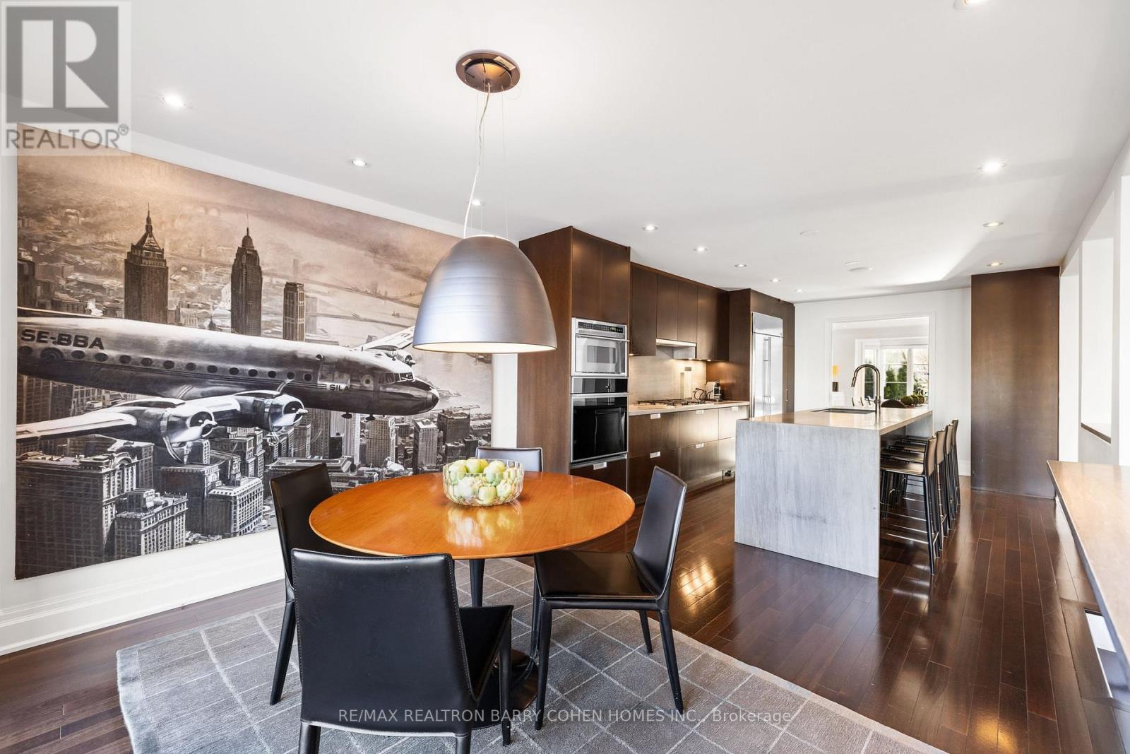 215 LONSMOUNT DRIVE - 14