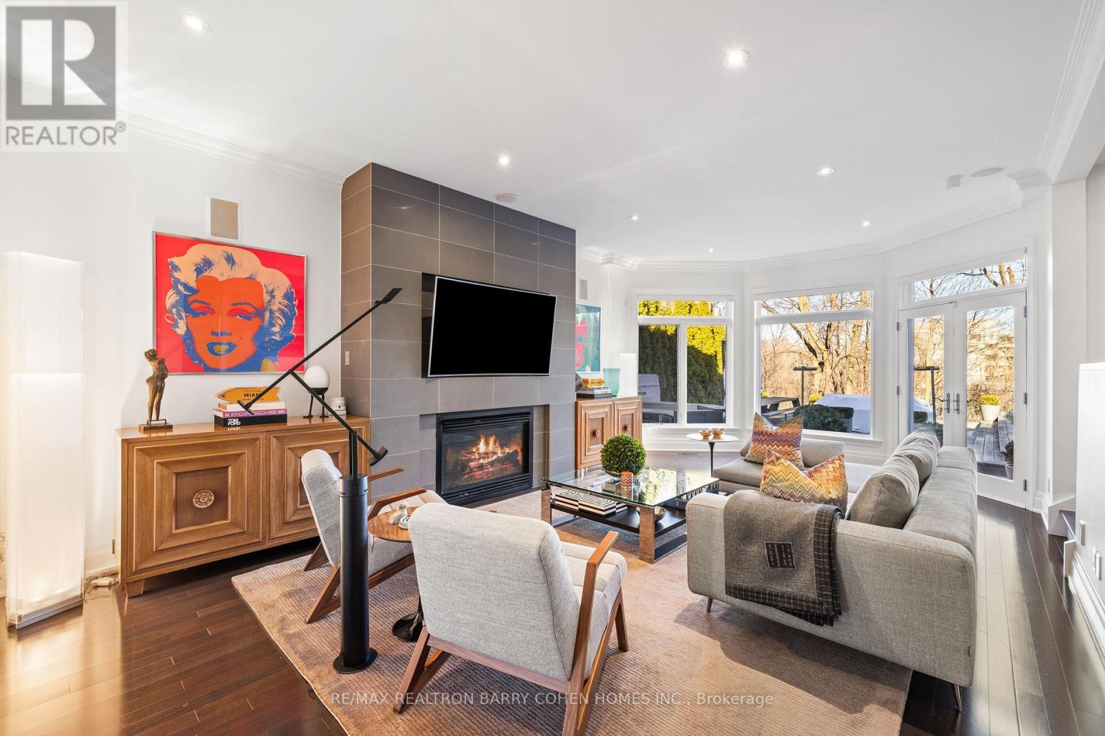 215 LONSMOUNT DRIVE - 16