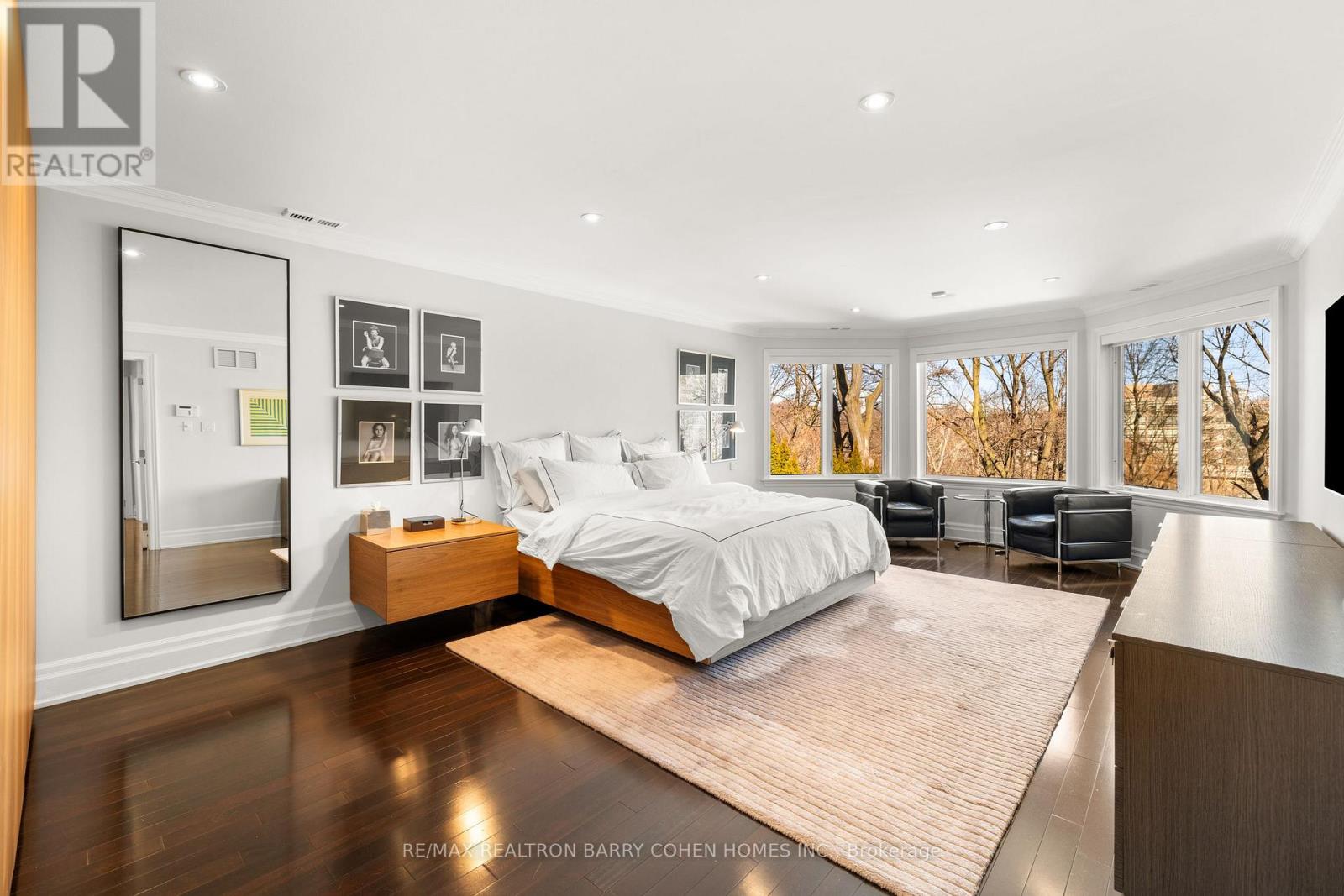 215 LONSMOUNT DRIVE - 21