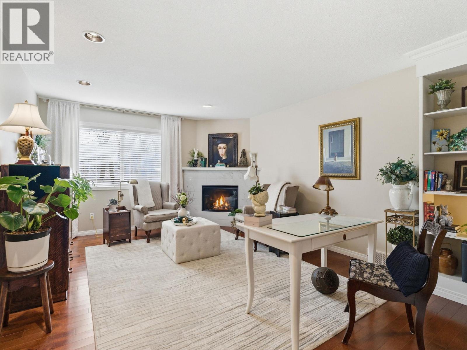 #116 650 Lexington Drive Unit# 116 - 6