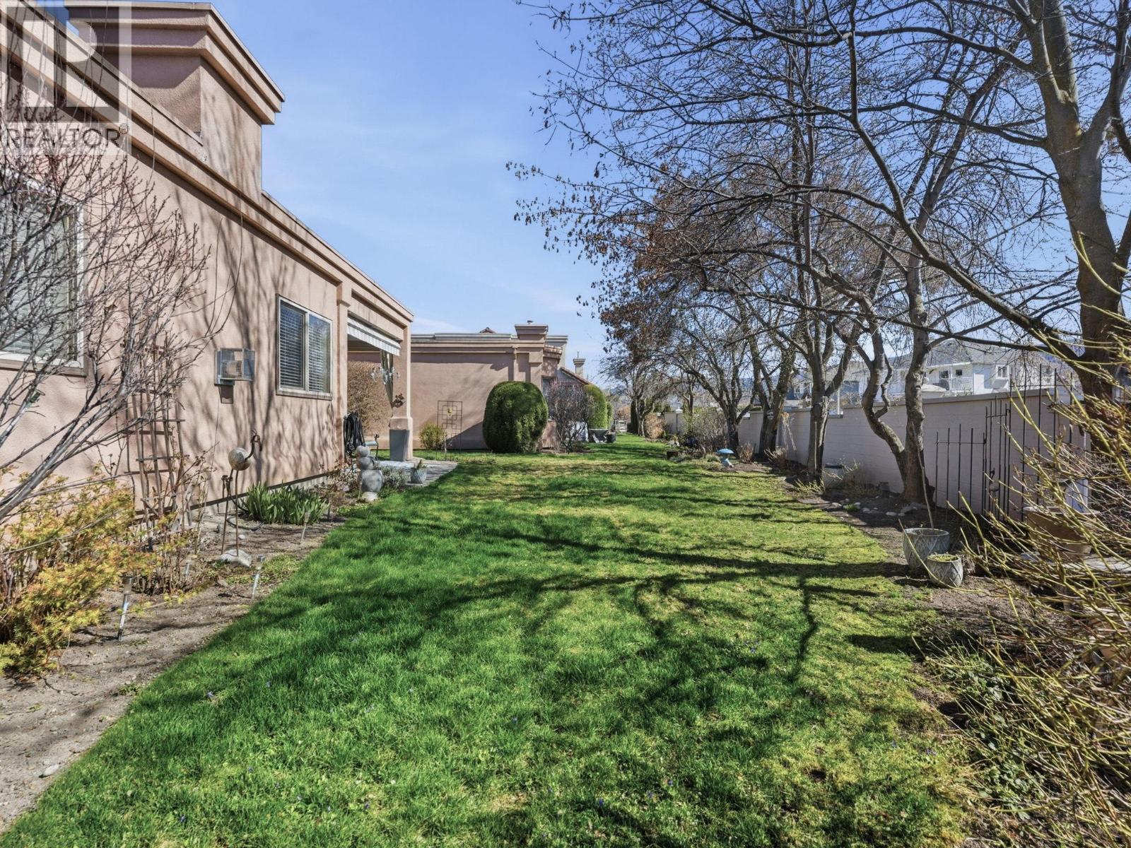 #116 650 Lexington Drive Unit# 116 - 24