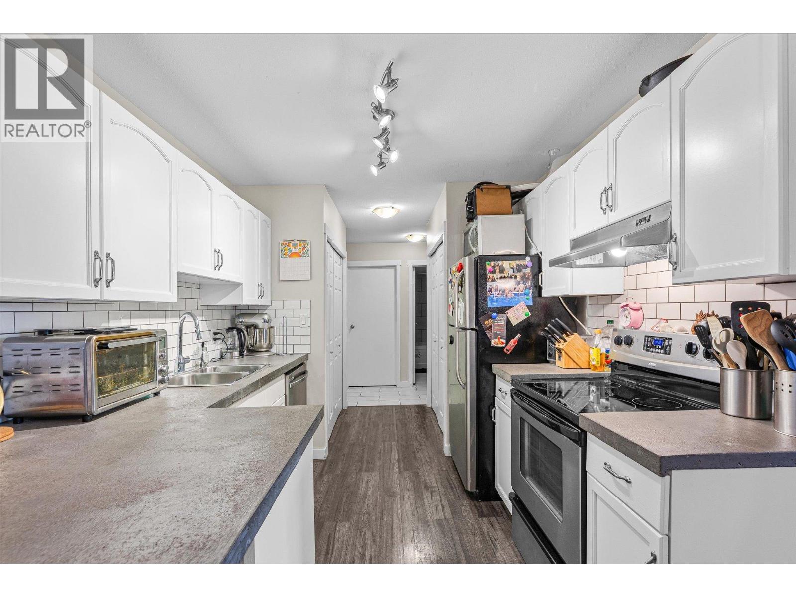 #112 3842 Gordon Drive - 11