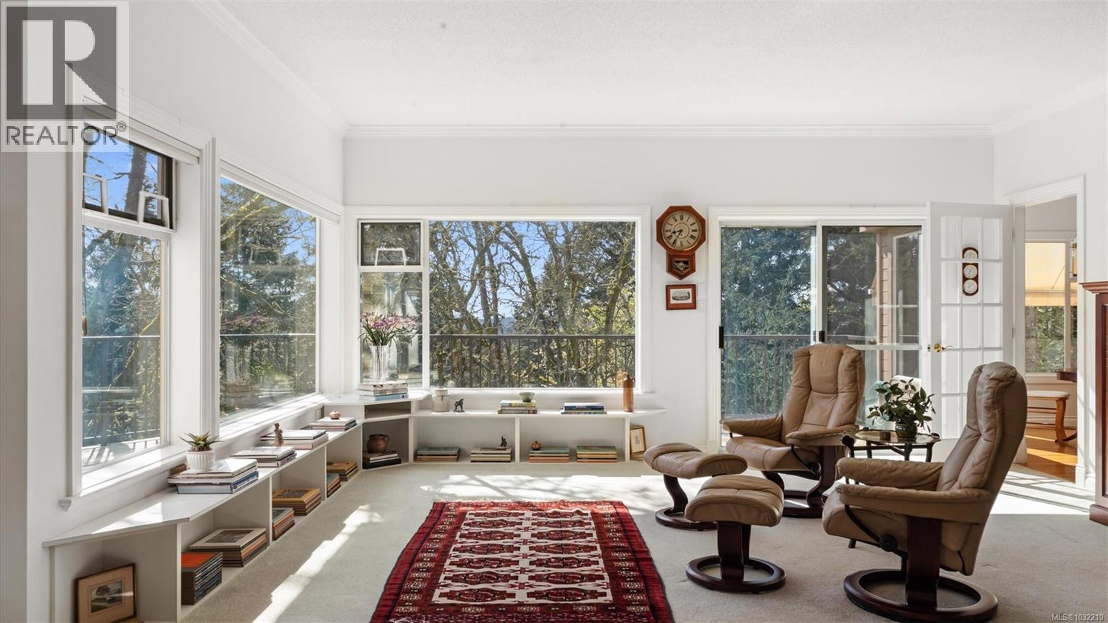  928 Cobblestone Lane, Saanich