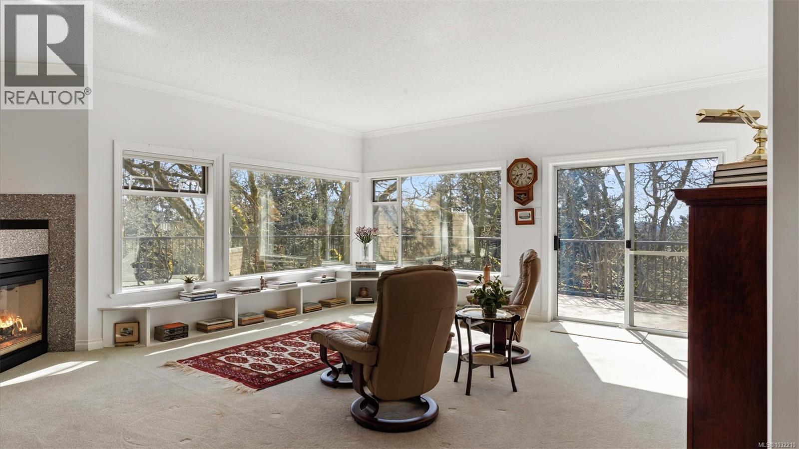  928 Cobblestone Lane, Saanich