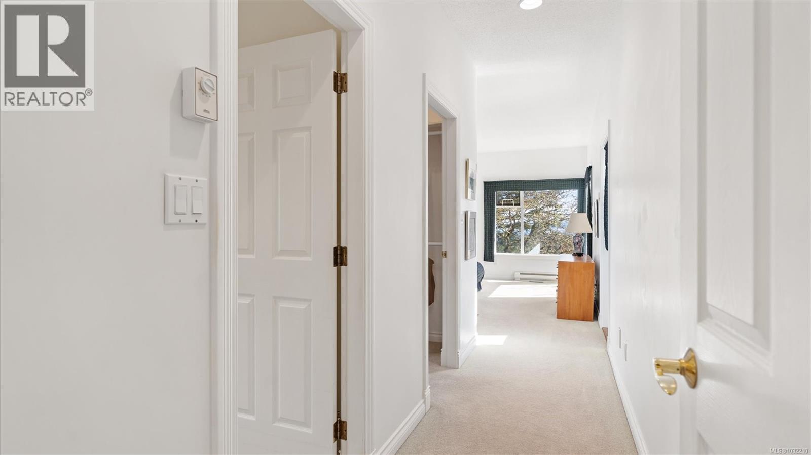  928 Cobblestone Lane, Saanich