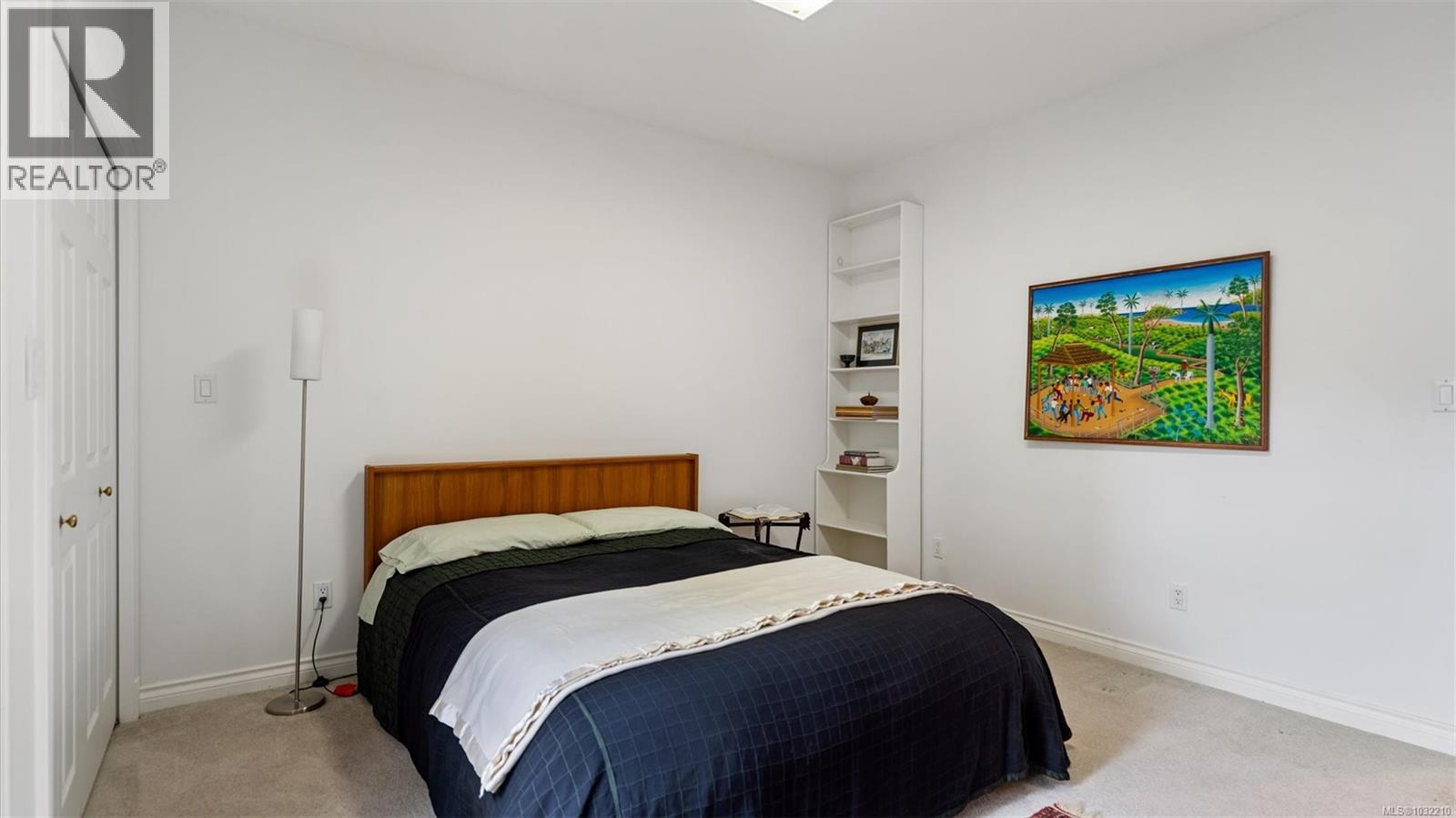  928 Cobblestone Lane, Saanich