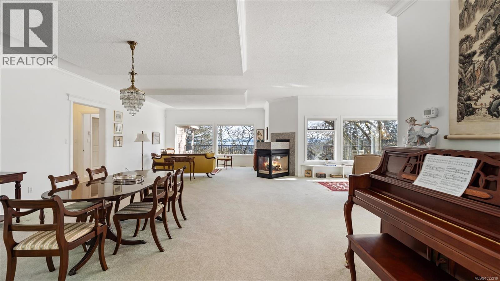  928 Cobblestone Lane, Saanich