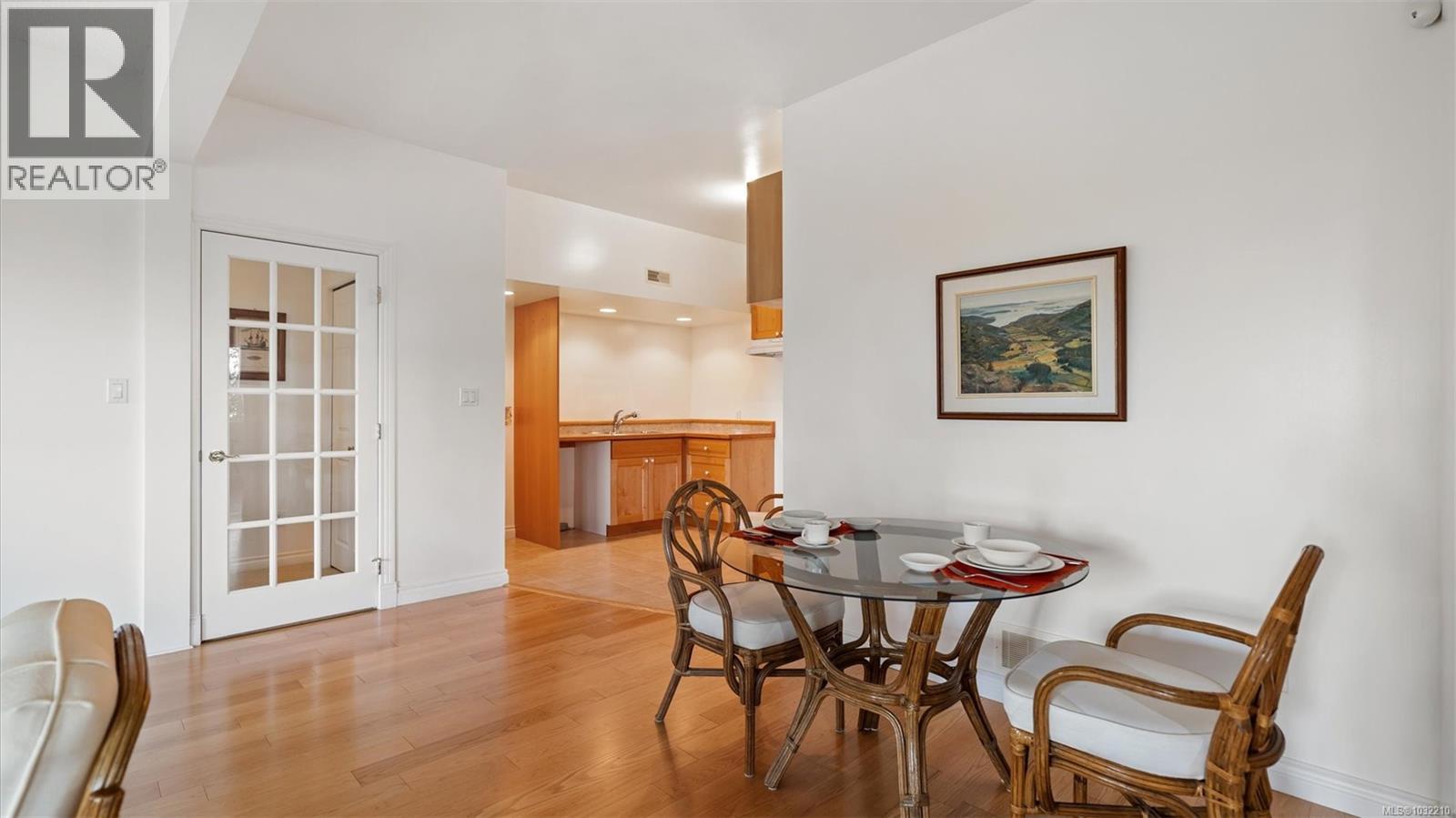  928 Cobblestone Lane, Saanich