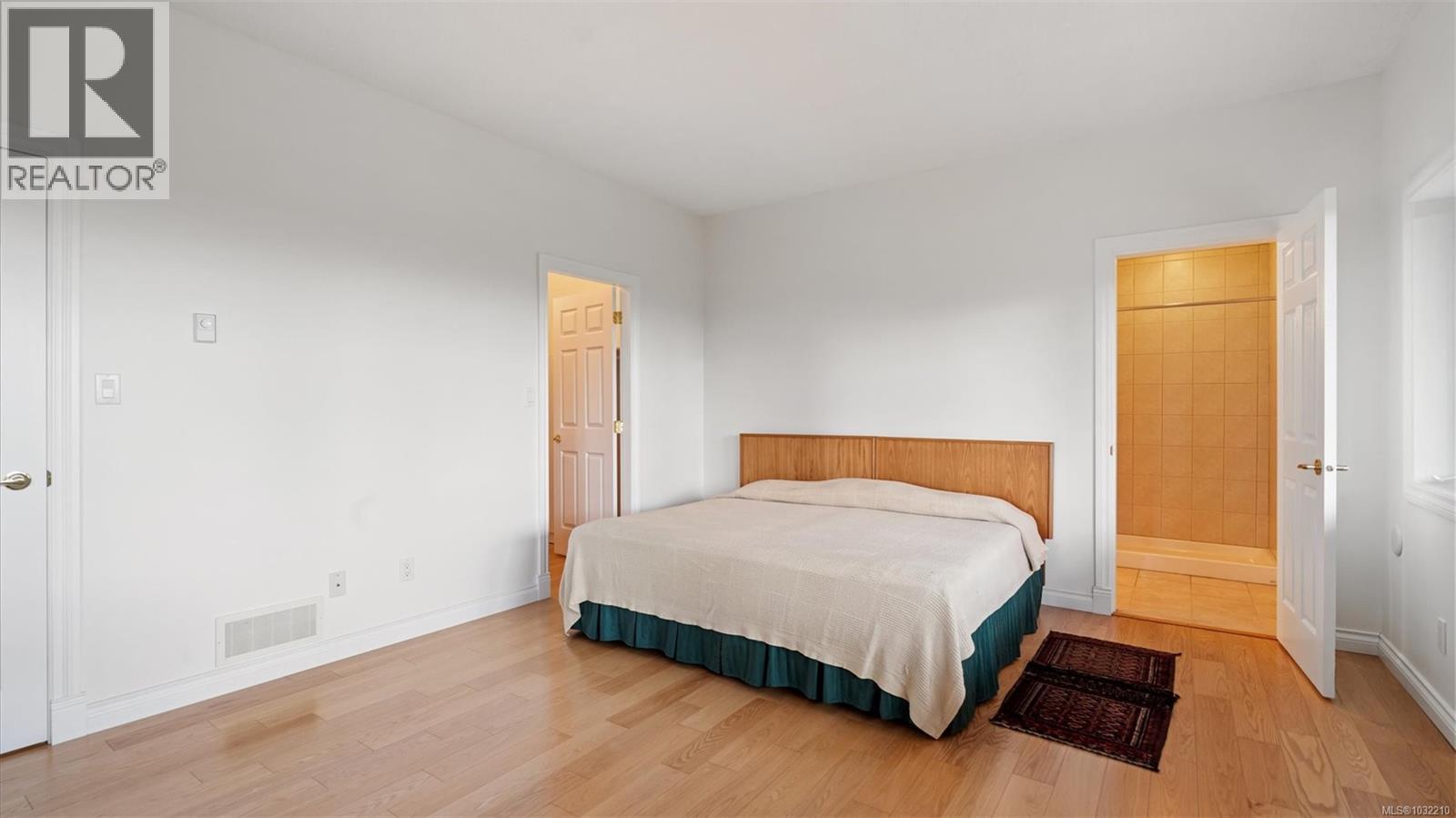  928 Cobblestone Lane, Saanich