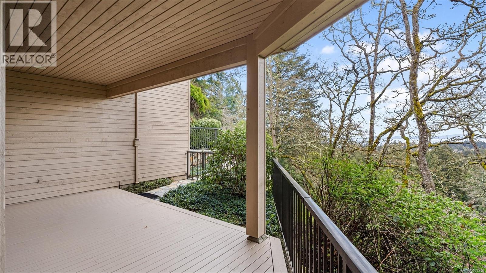  928 Cobblestone Lane, Saanich