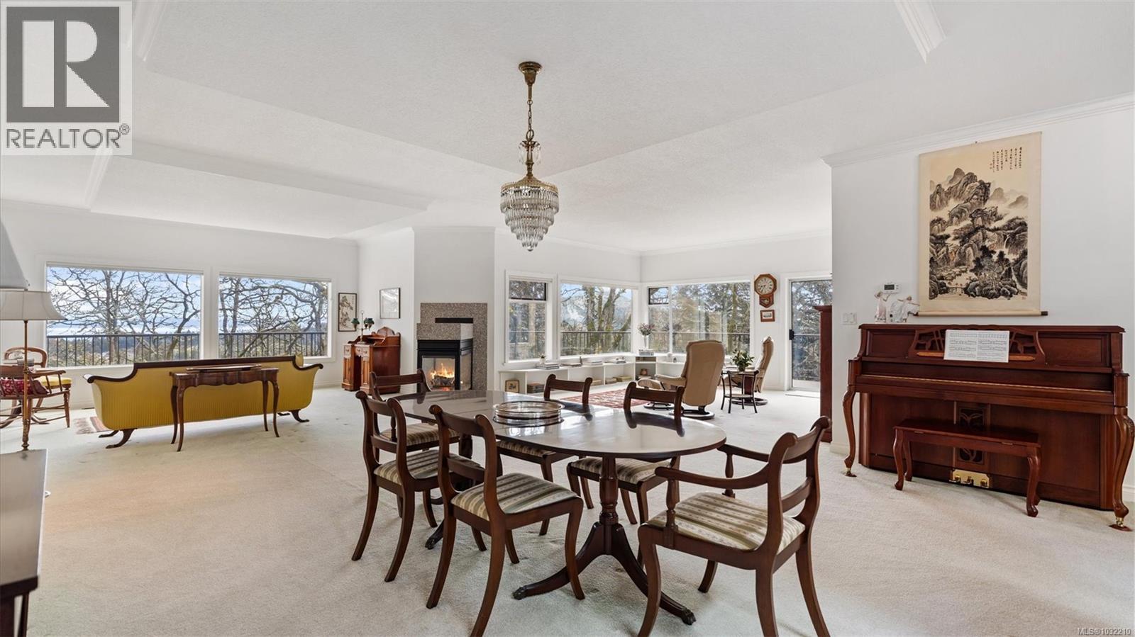  928 Cobblestone Lane, Saanich