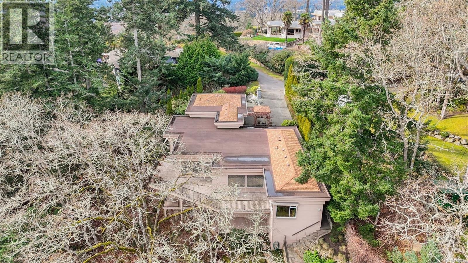  928 Cobblestone Lane, Saanich