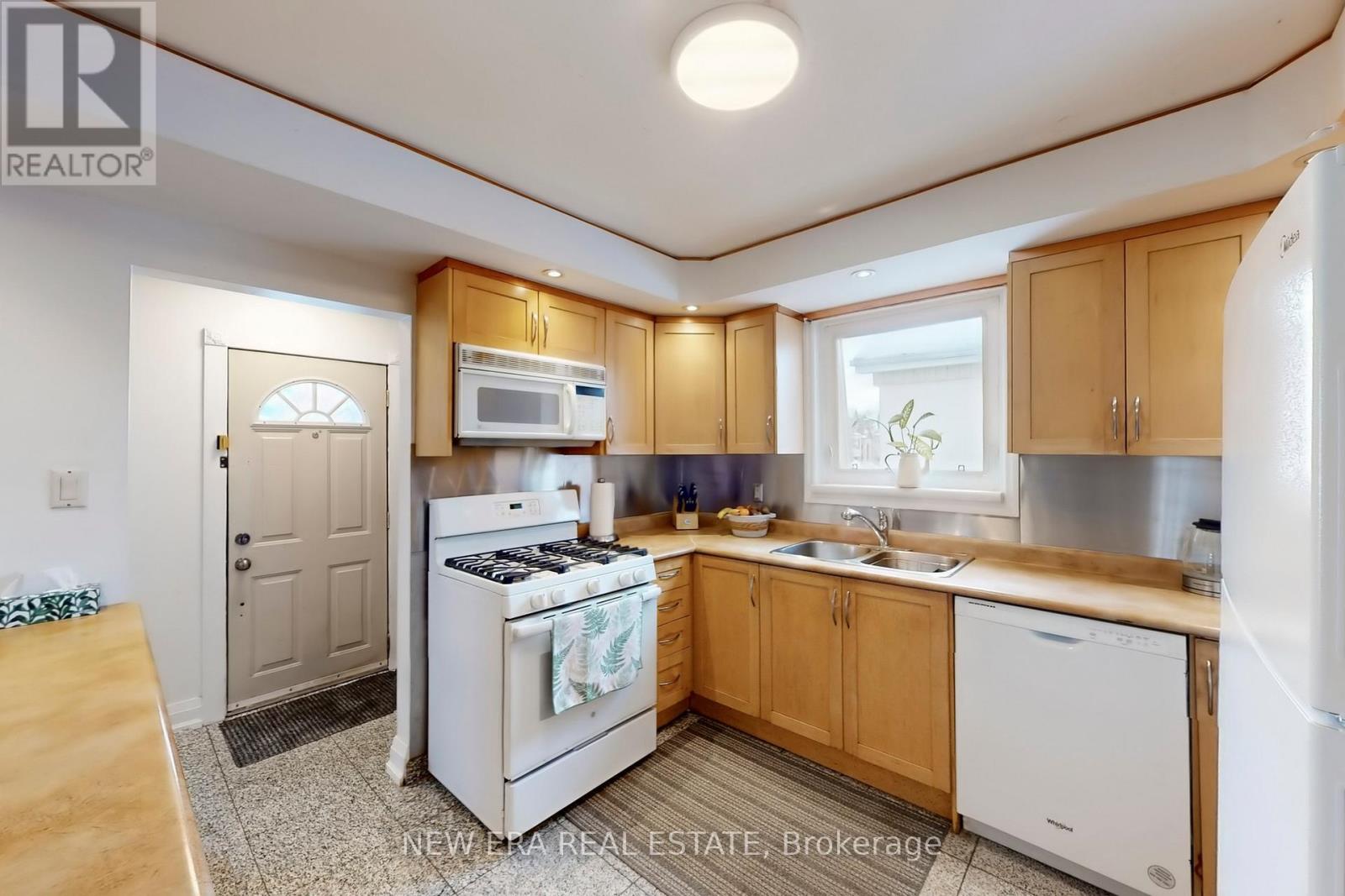 80 RENFIELD STREET - 17
