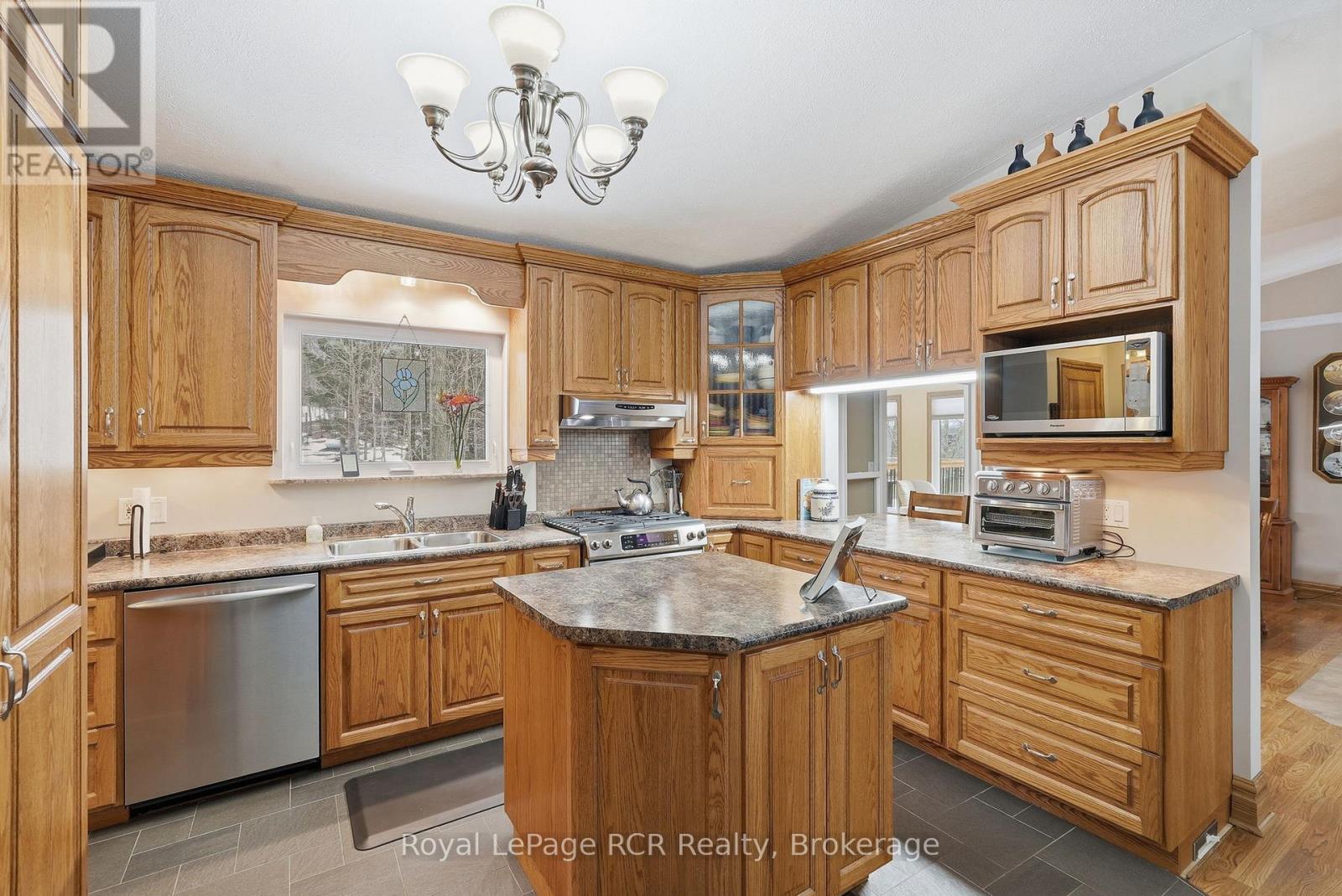 3 WOODLAND COURT - 16