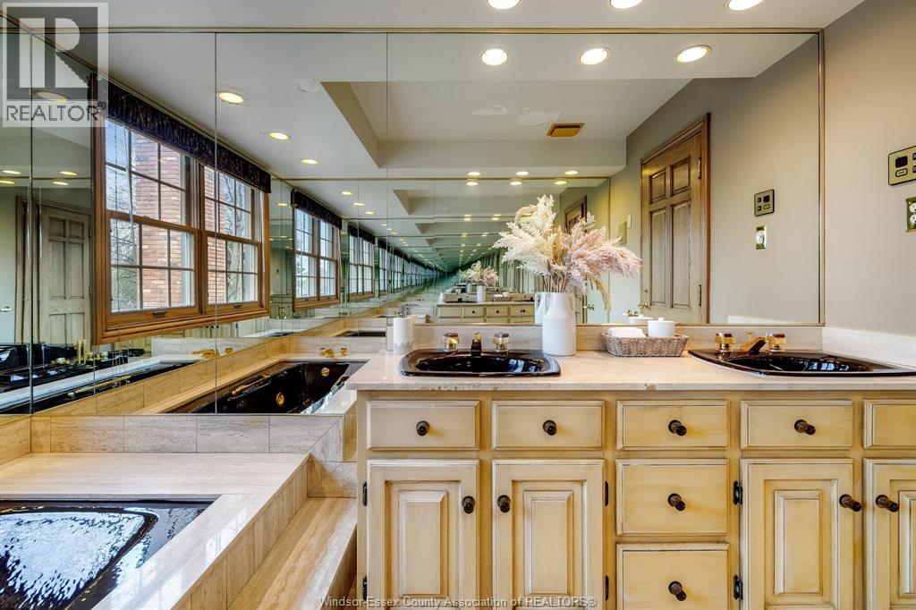 850 North Talbot ROAD - 31