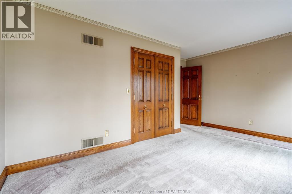 850 North Talbot ROAD - 33